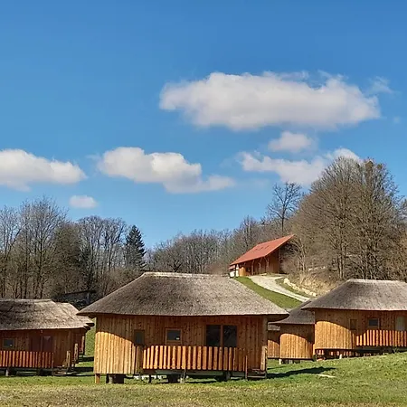 Glamping Bionic Healing Village *